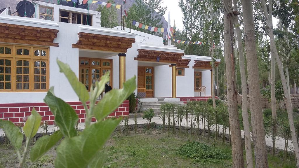 Ldumra Oasis Hundar Exterior photo